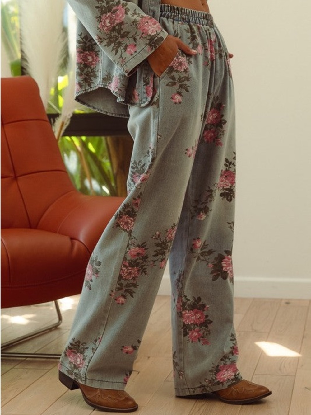 Flower Child Denim Pants - Picture 2 of 7